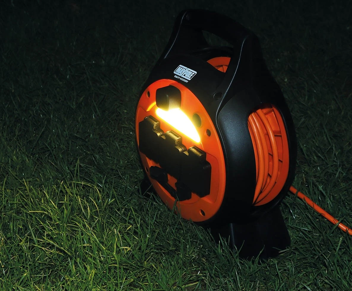 Maypole 15M Roller Mobile Mains Power Unit With LED Light MP3767 1 Maypole 15M Roller Mobile Mains Power Unit With LED Light MP3767