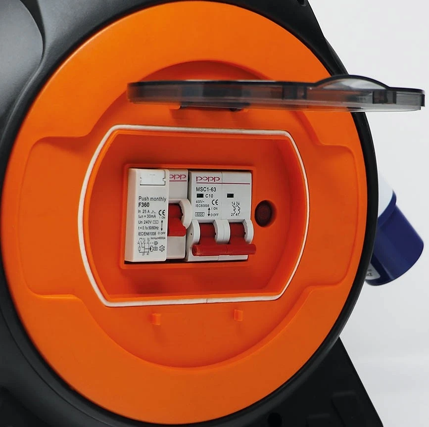 Maypole 15M Roller Mobile Mains Power Unit With LED Light MP3767 3 Maypole 15M Roller Mobile Mains Power Unit With LED Light MP3767 - Image 3