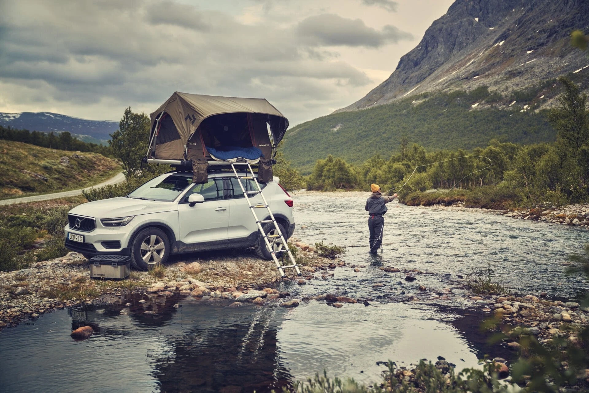 Dometic TRT120E Rooftop 4WD Tent (12V) 9120002082 2 Dometic TRT120E Rooftop 4WD Tent (12V) 9120002082 - Image 2